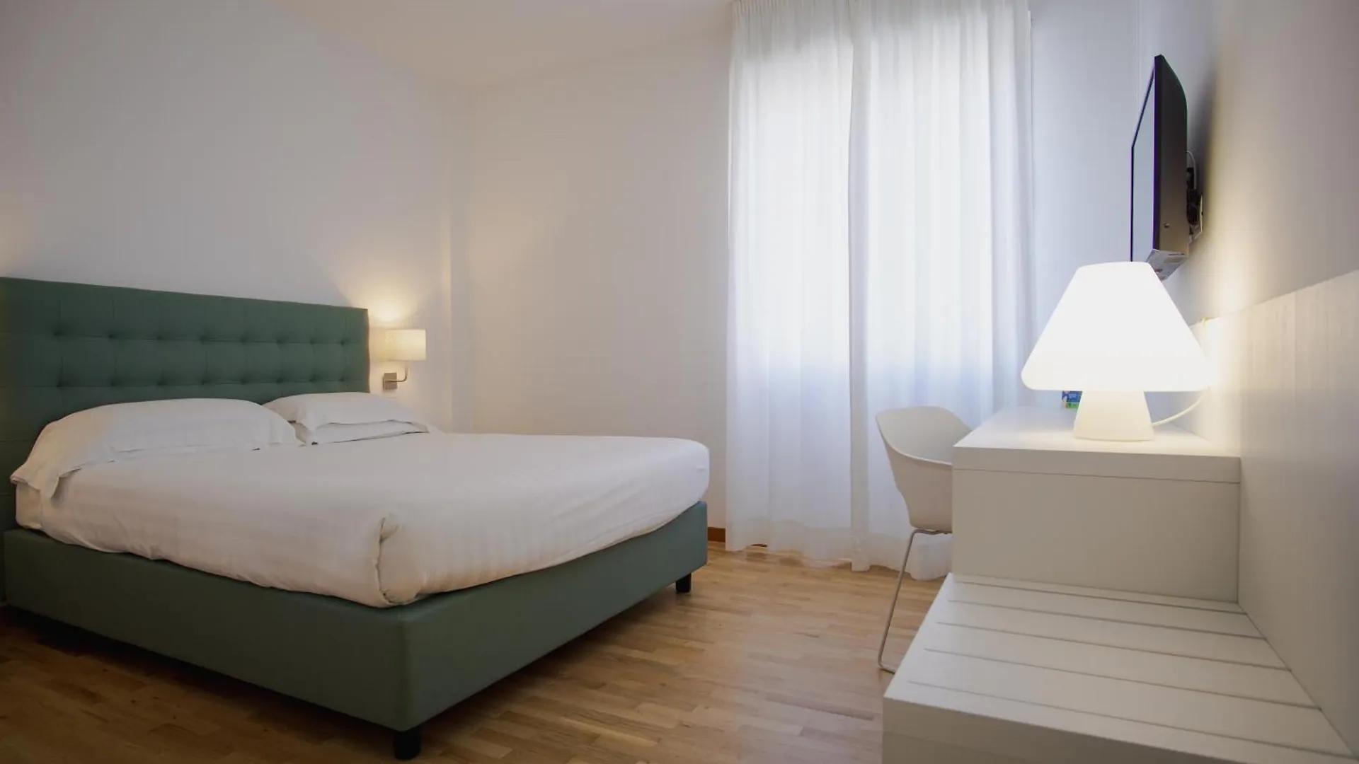 Mistral2 Hotel Oristano 4*,